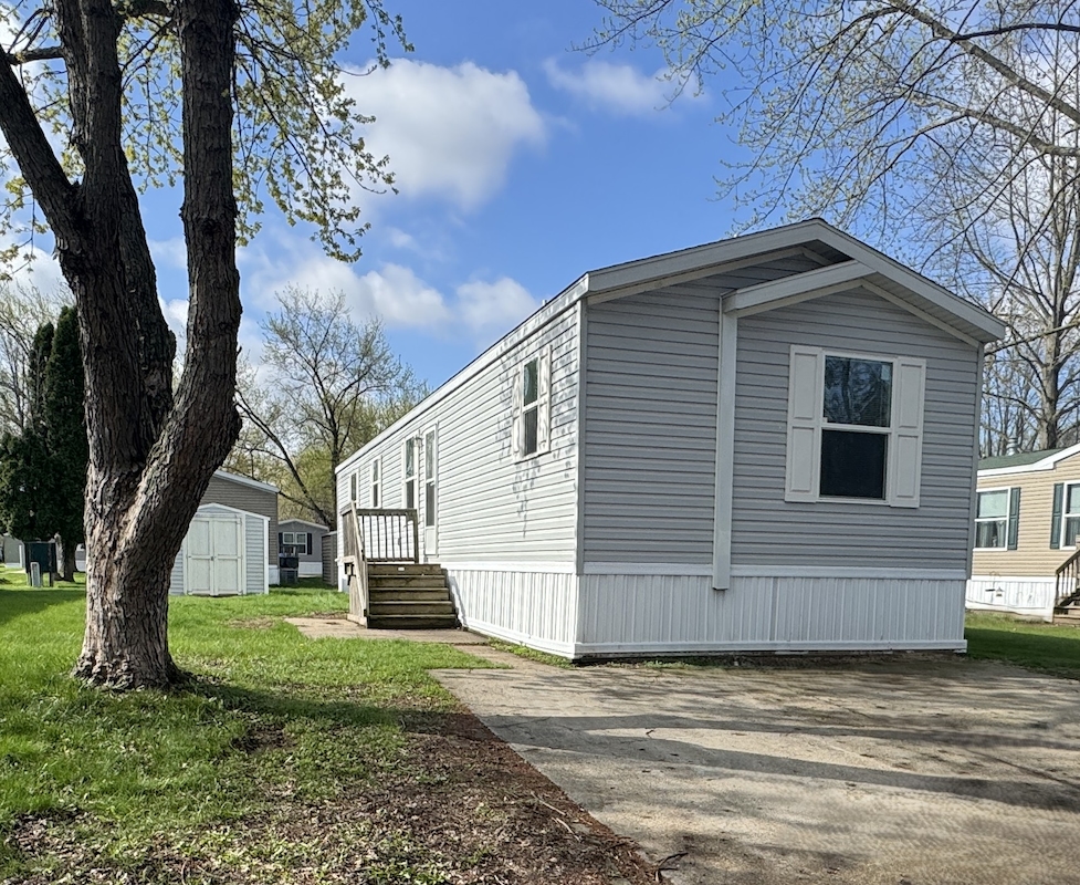 BRO Brookside Manor