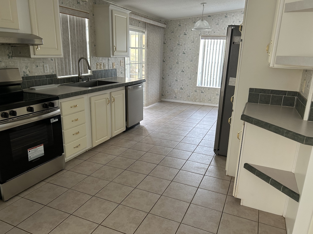 SLE Sunlake Estates