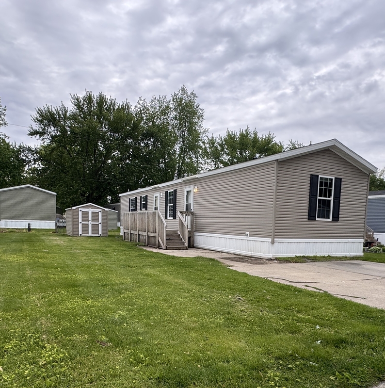 BRO Brookside Manor
