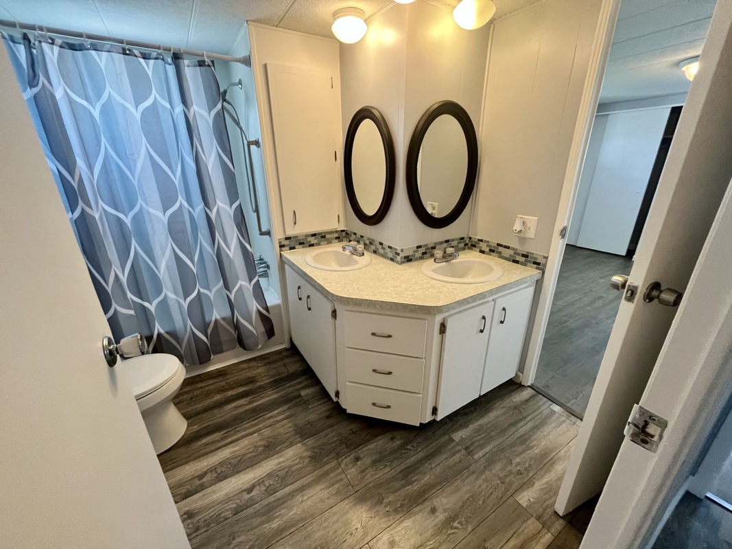 REH Regency Heights