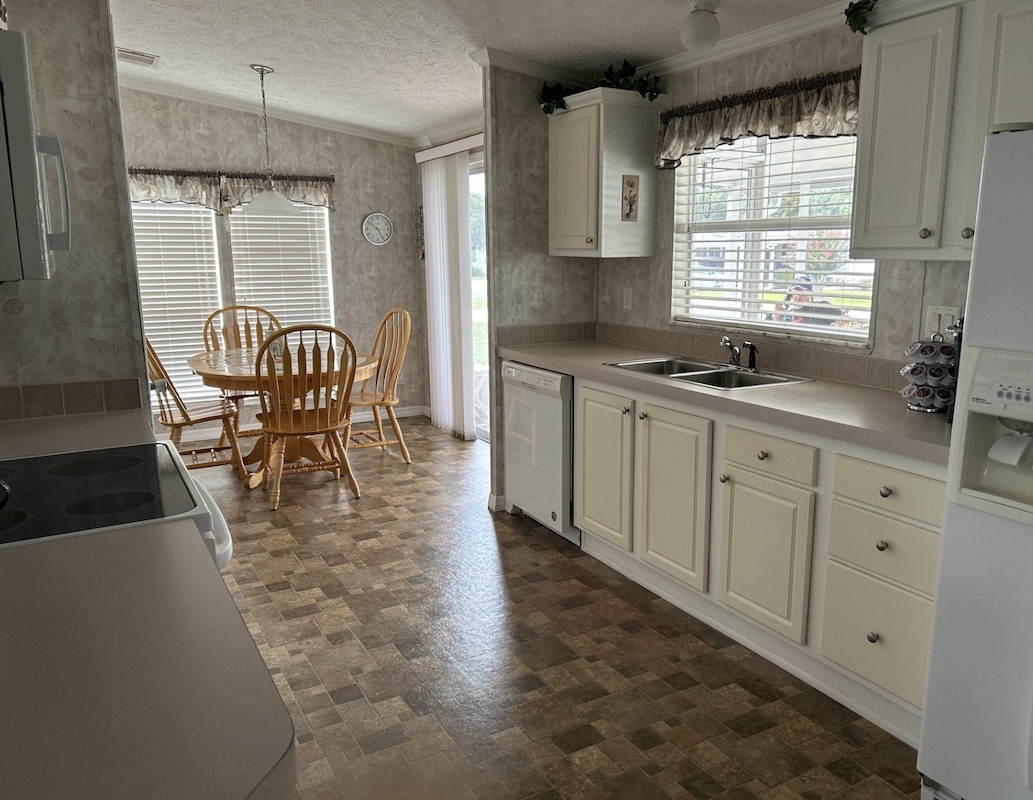 SLE Sunlake Estates