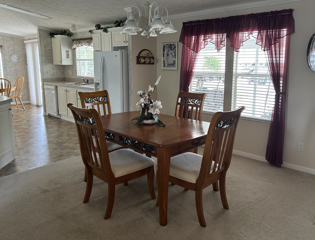 SLE Sunlake Estates