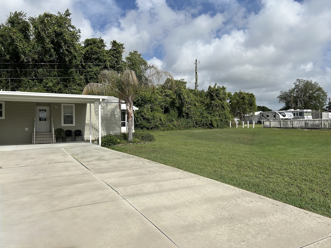 SLE Sunlake Estates
