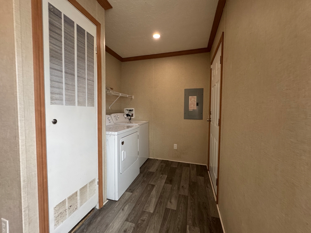 BRO Brookside Manor