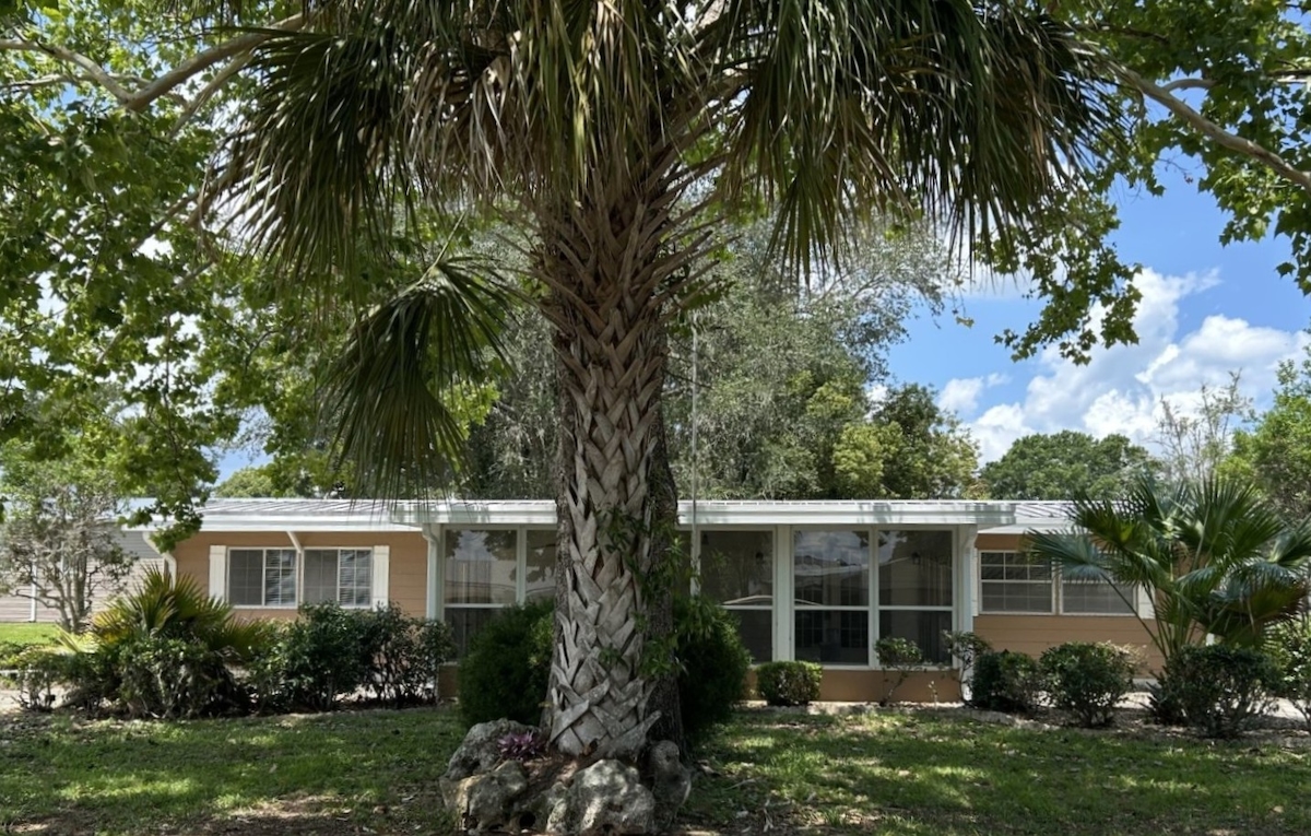 SLE Sunlake Estates