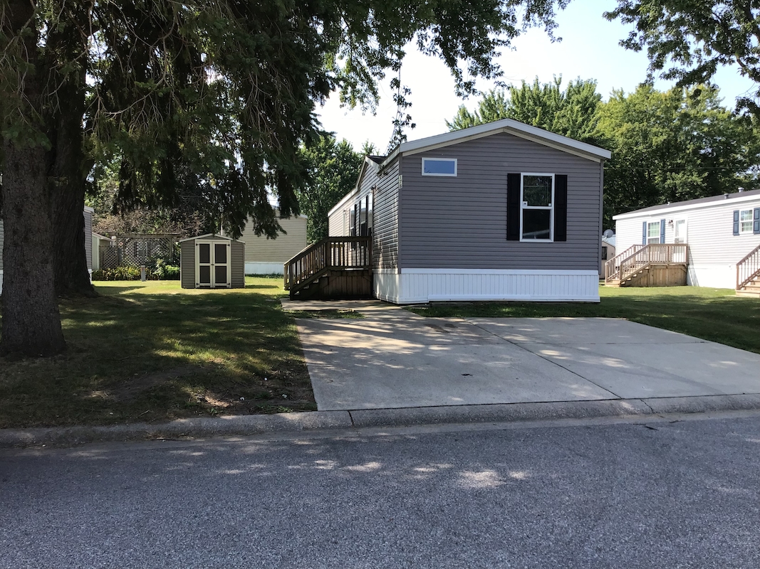 BRO Brookside Manor