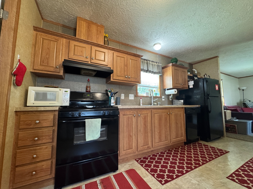 BRO Brookside Manor