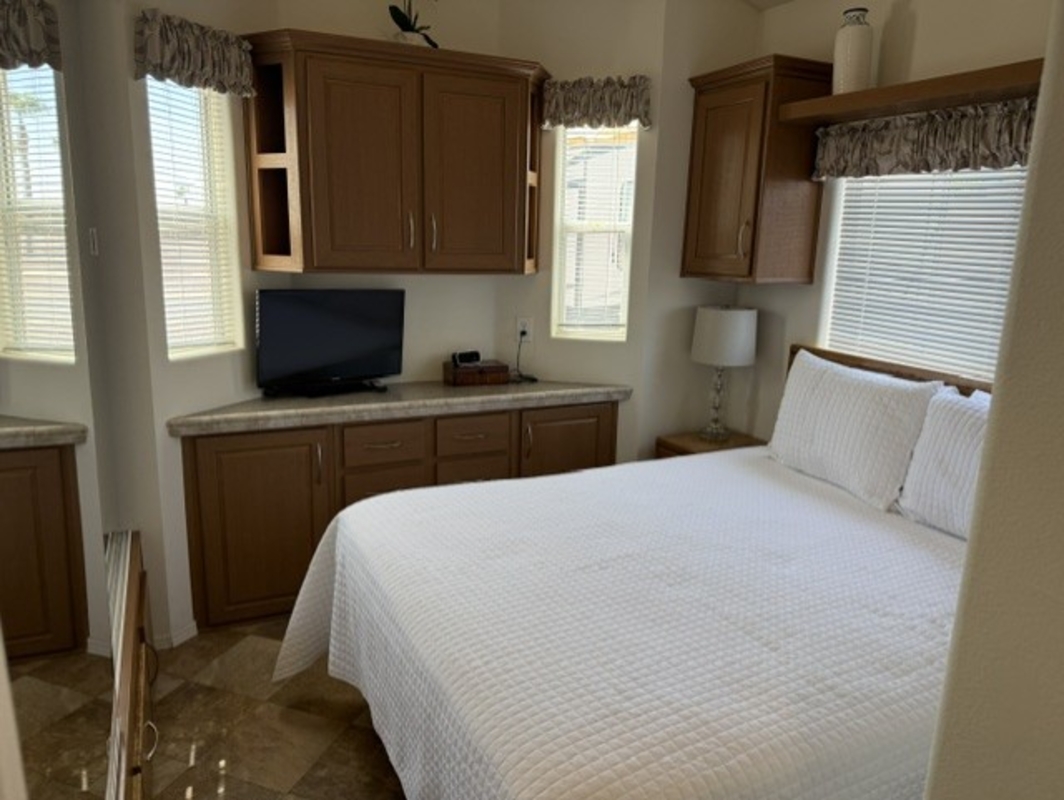 PCK Palm Creek Resort & Residences