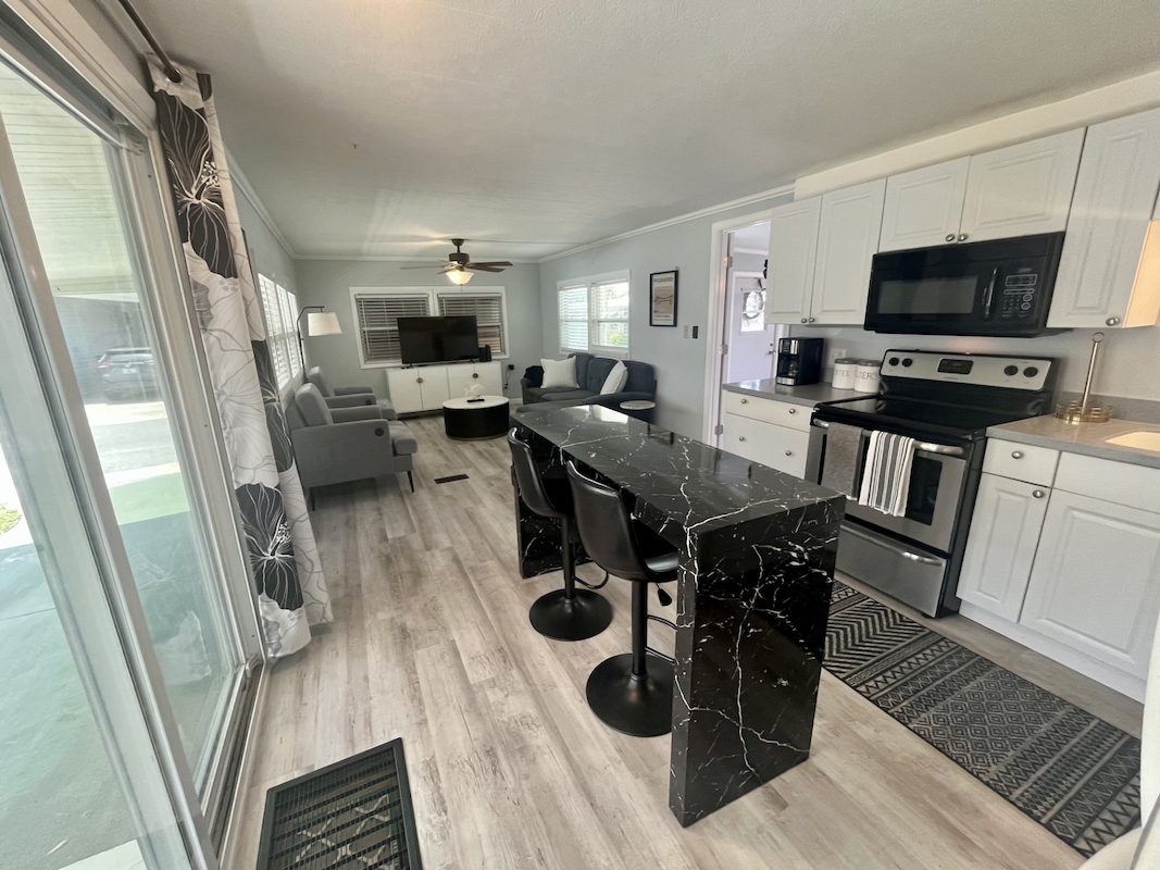 REH Regency Heights