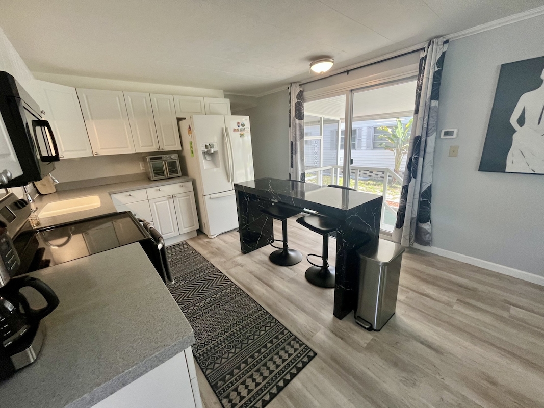 REH Regency Heights