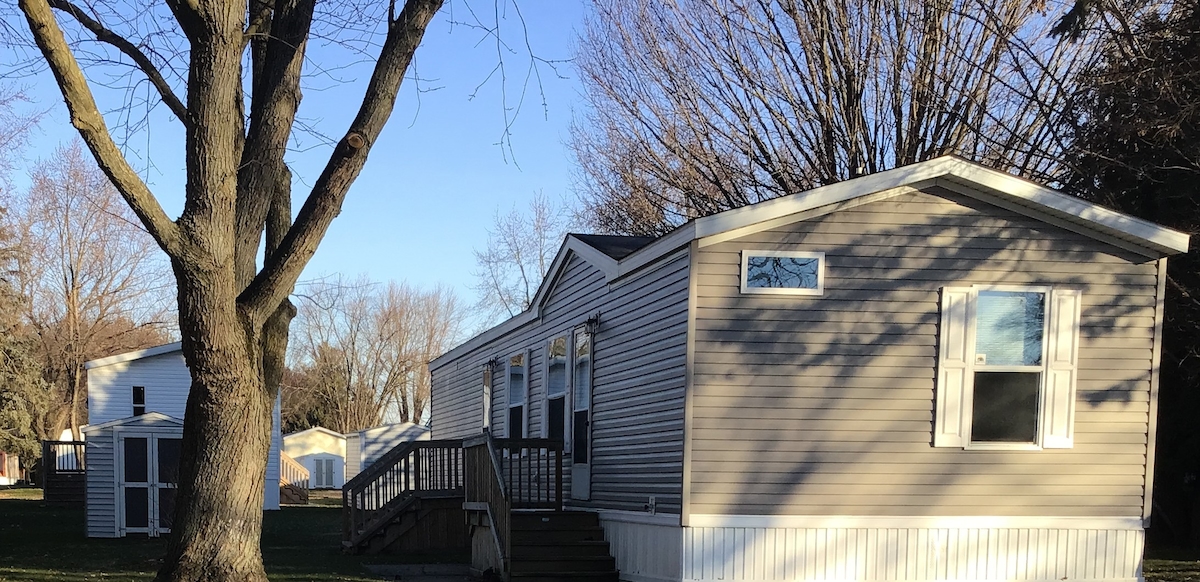 BRO Brookside Manor