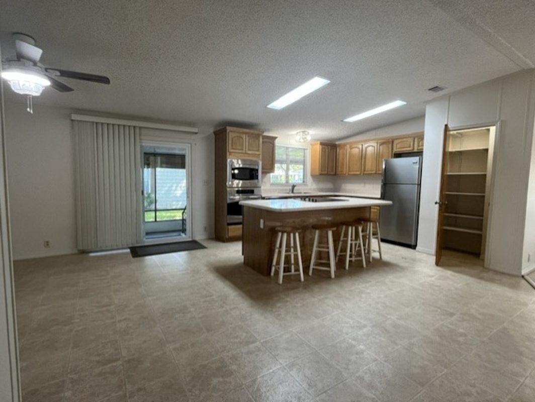 LCV La Costa Village