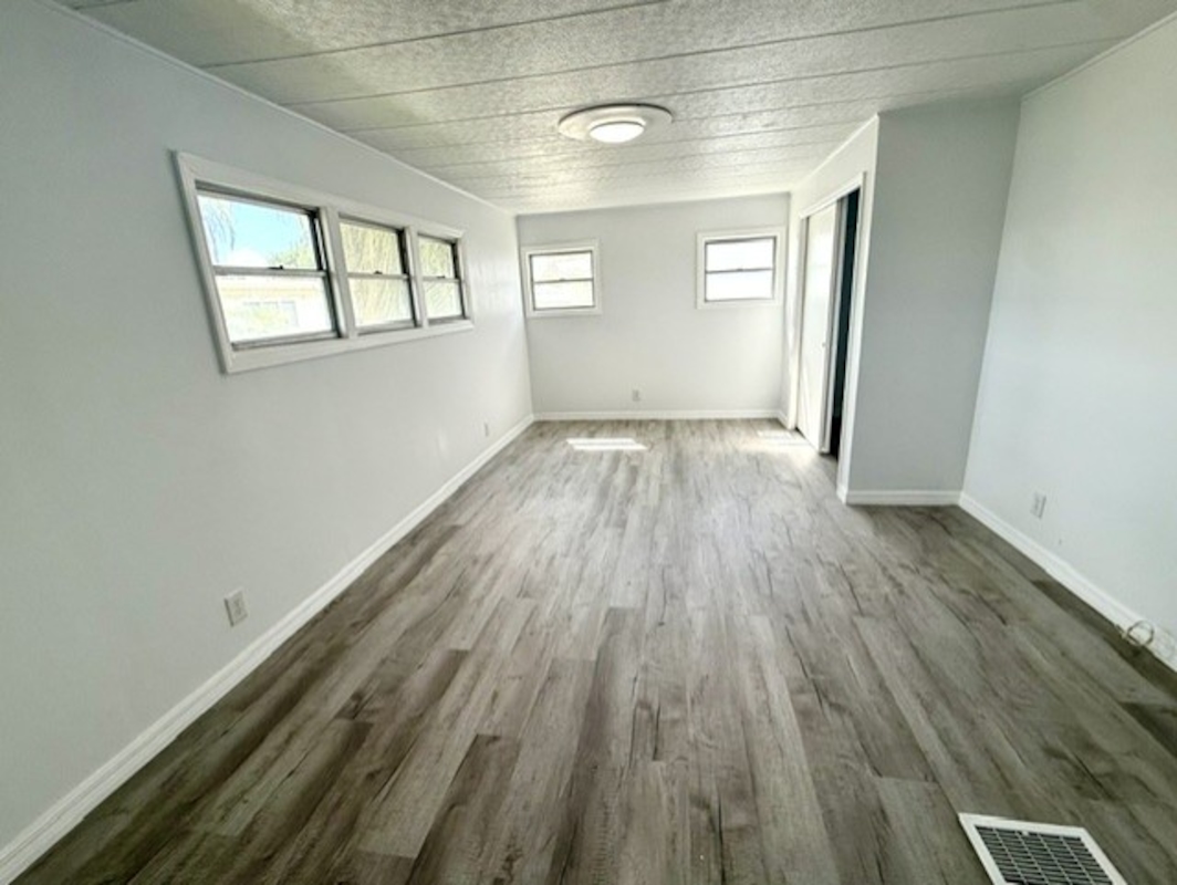 REH Regency Heights