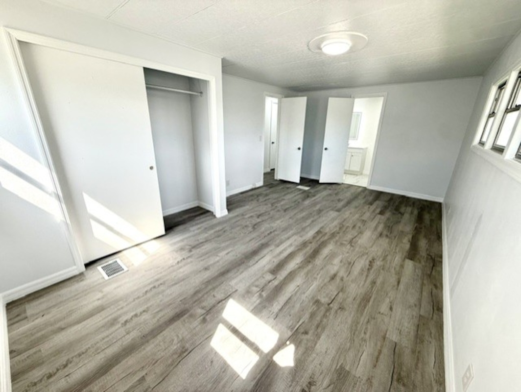 REH Regency Heights