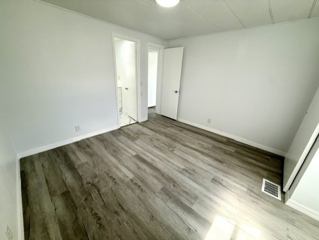 REH Regency Heights