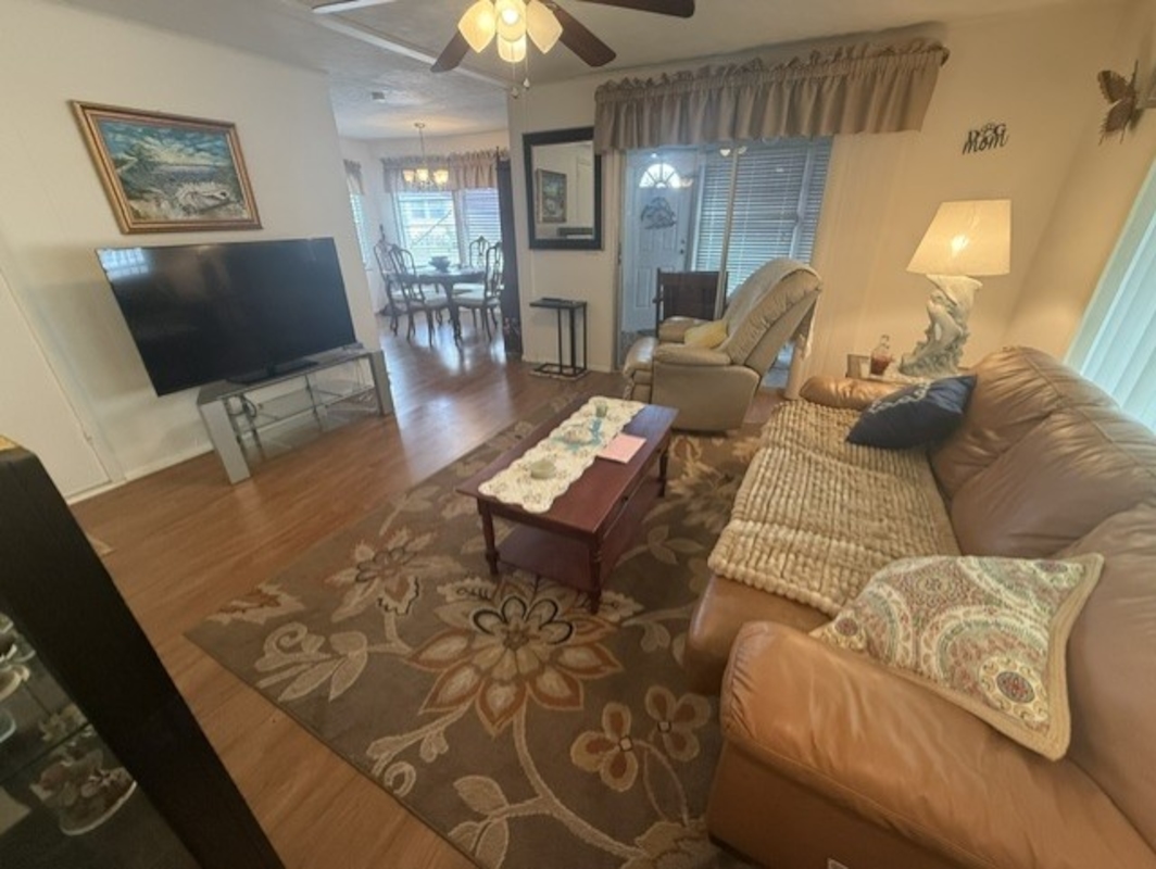REH Regency Heights