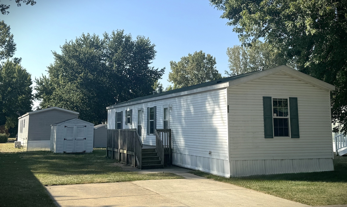 BRO Brookside Manor