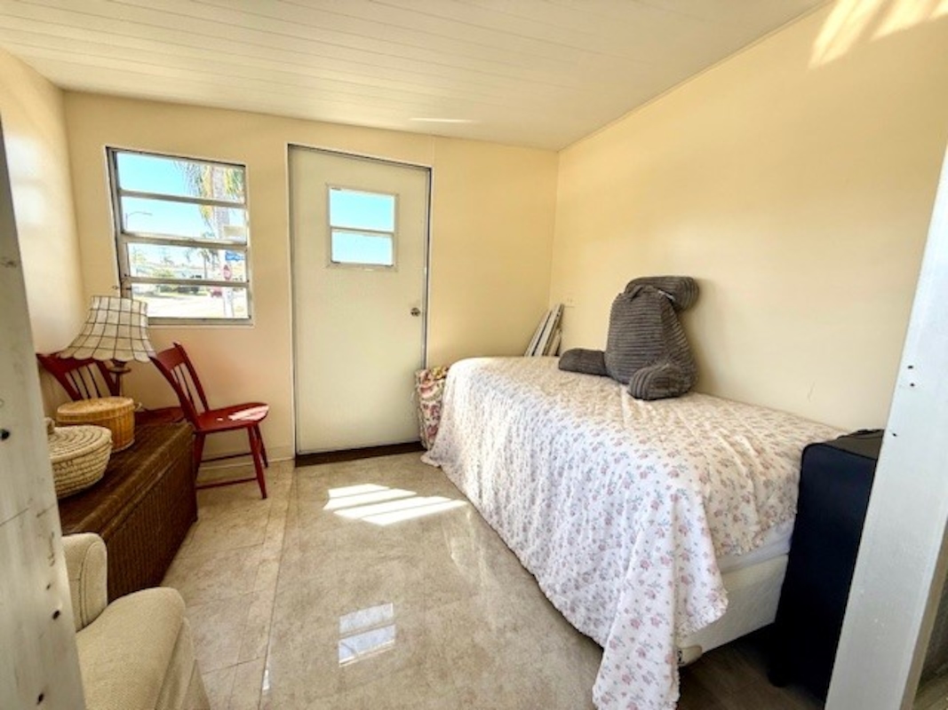 REH Regency Heights