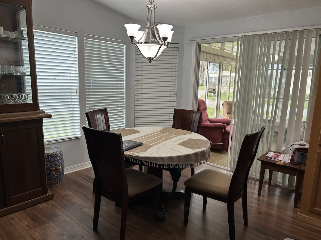 SLE Sunlake Estates
