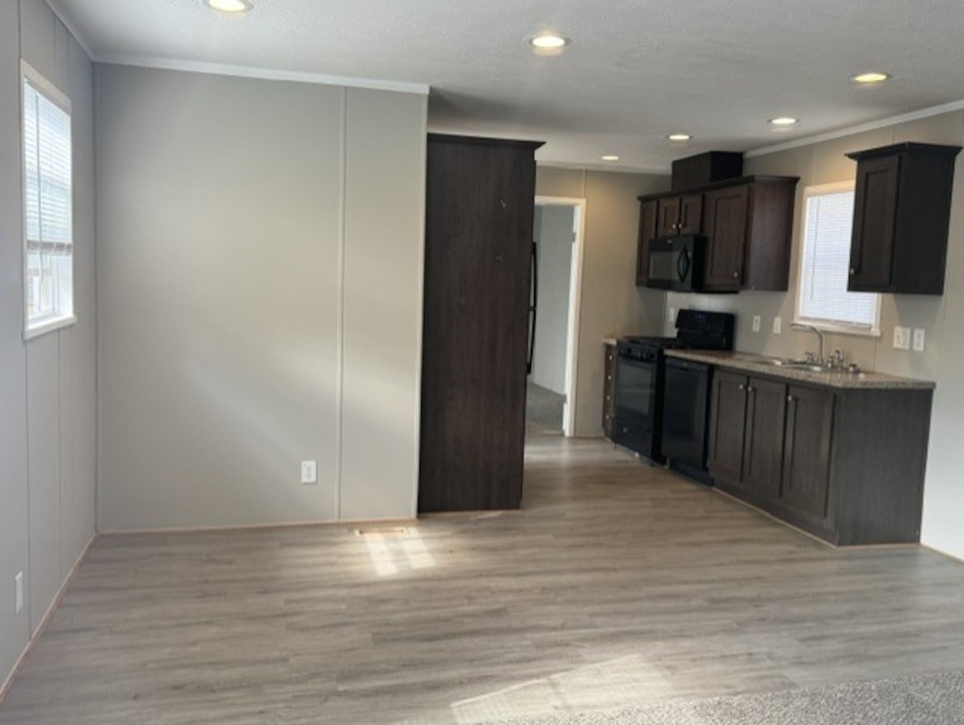 HLL Hawaiian Gardens/Holly Village