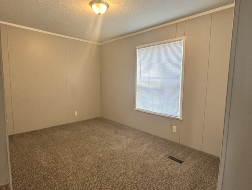 HLL Hawaiian Gardens/Holly Village