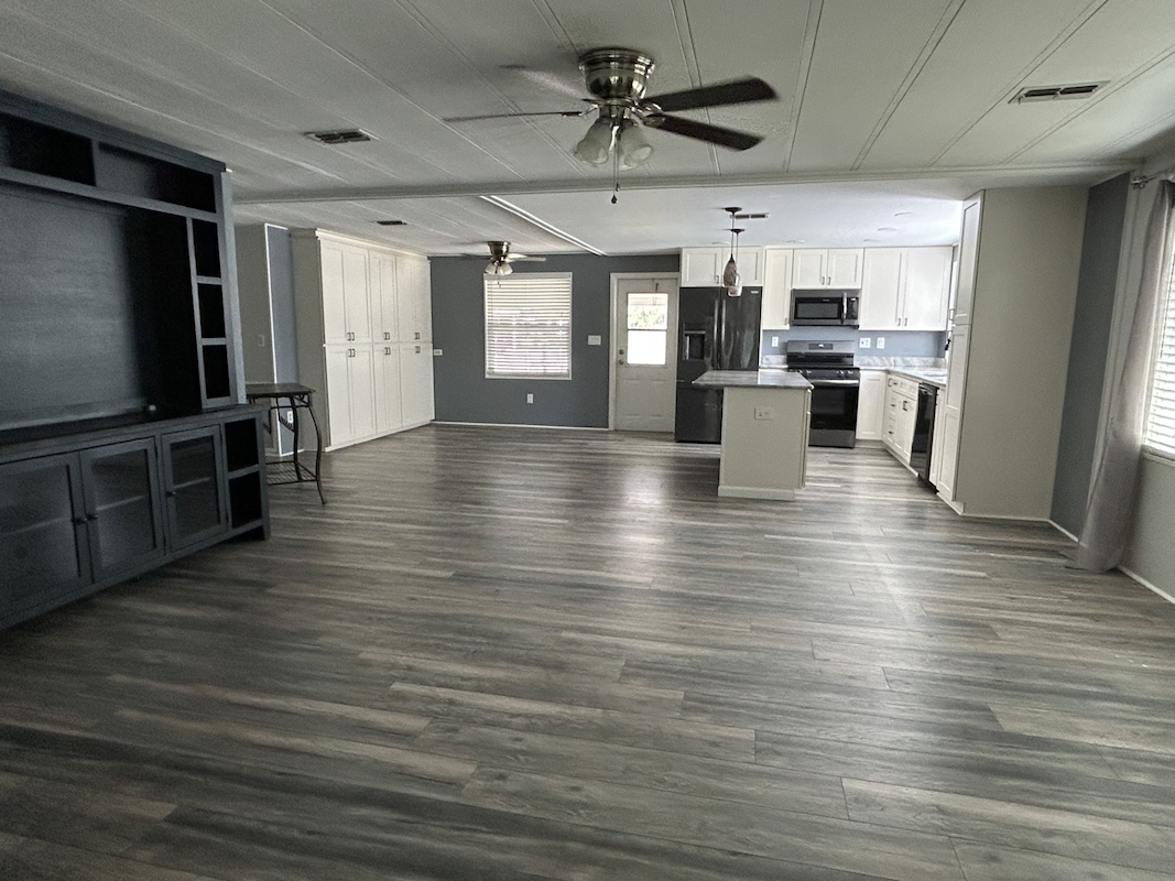 SLE Sunlake Estates