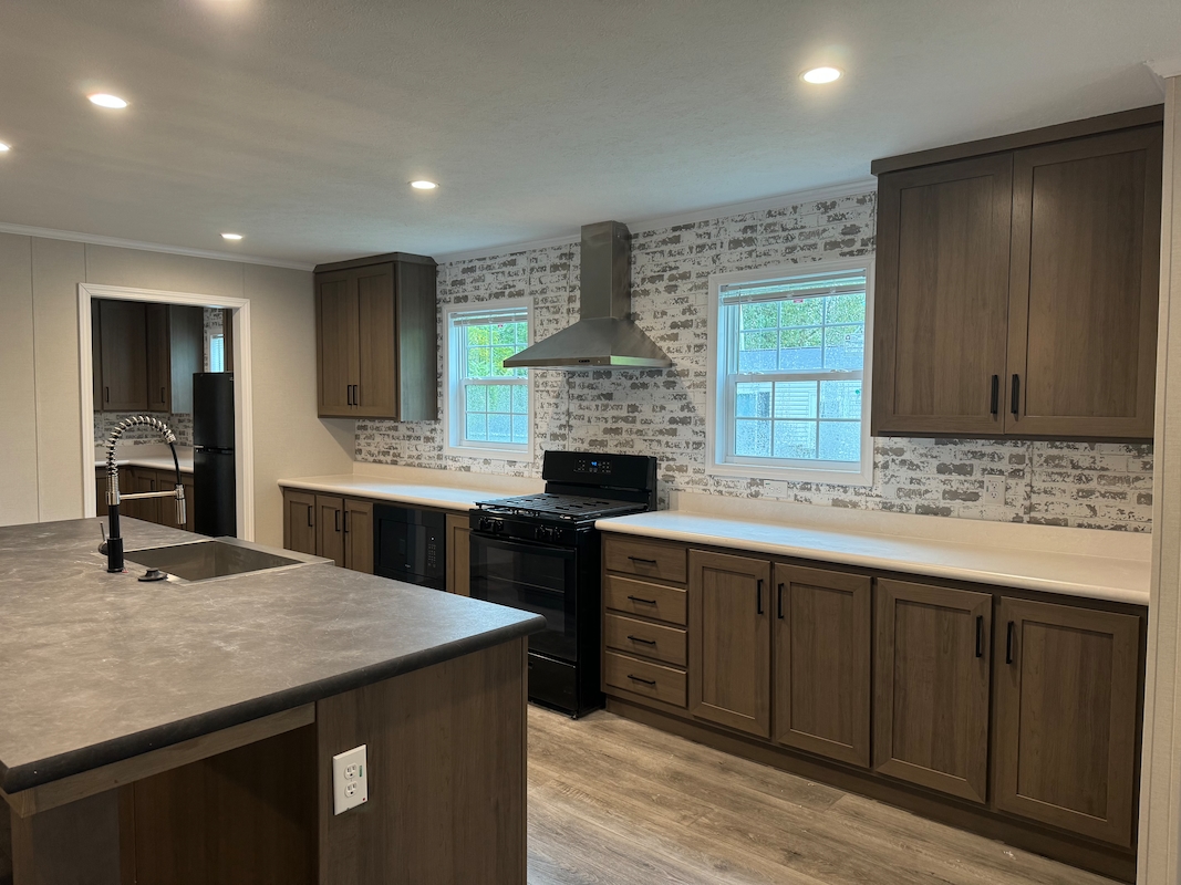 BRO Brookside Manor