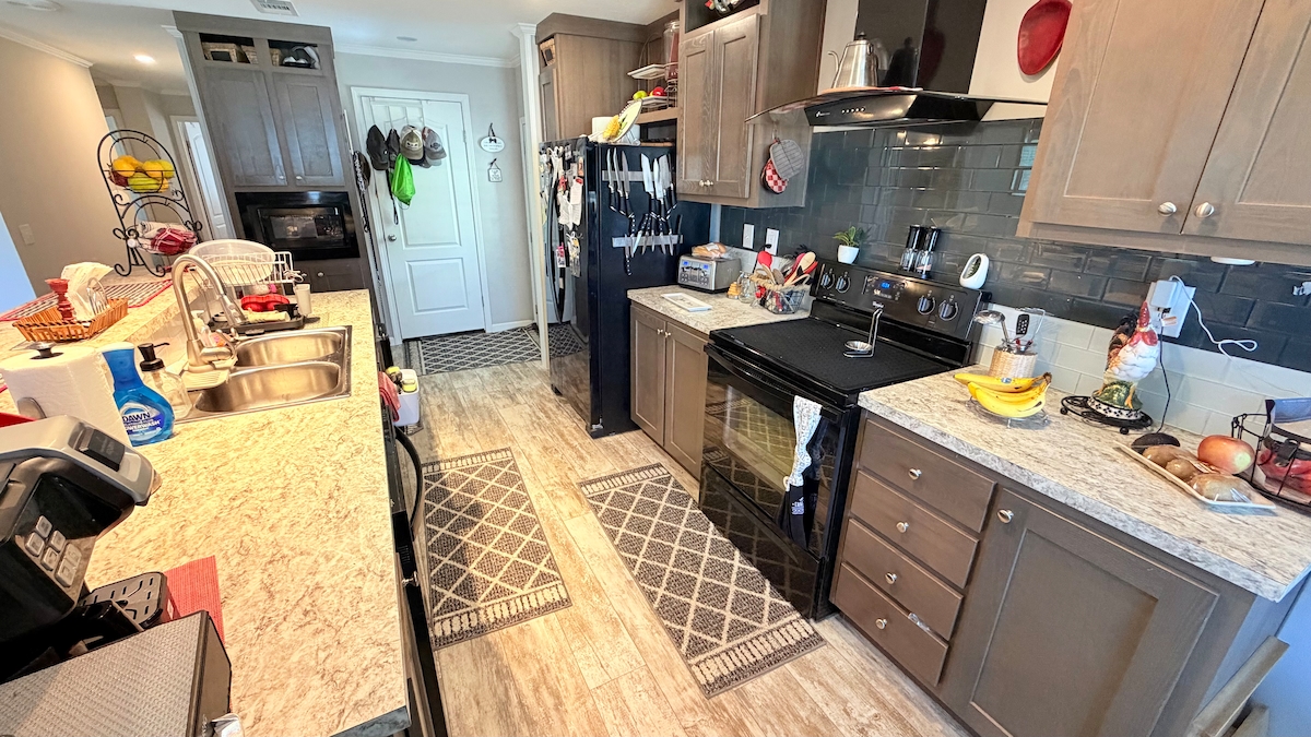 SLE Sunlake Estates