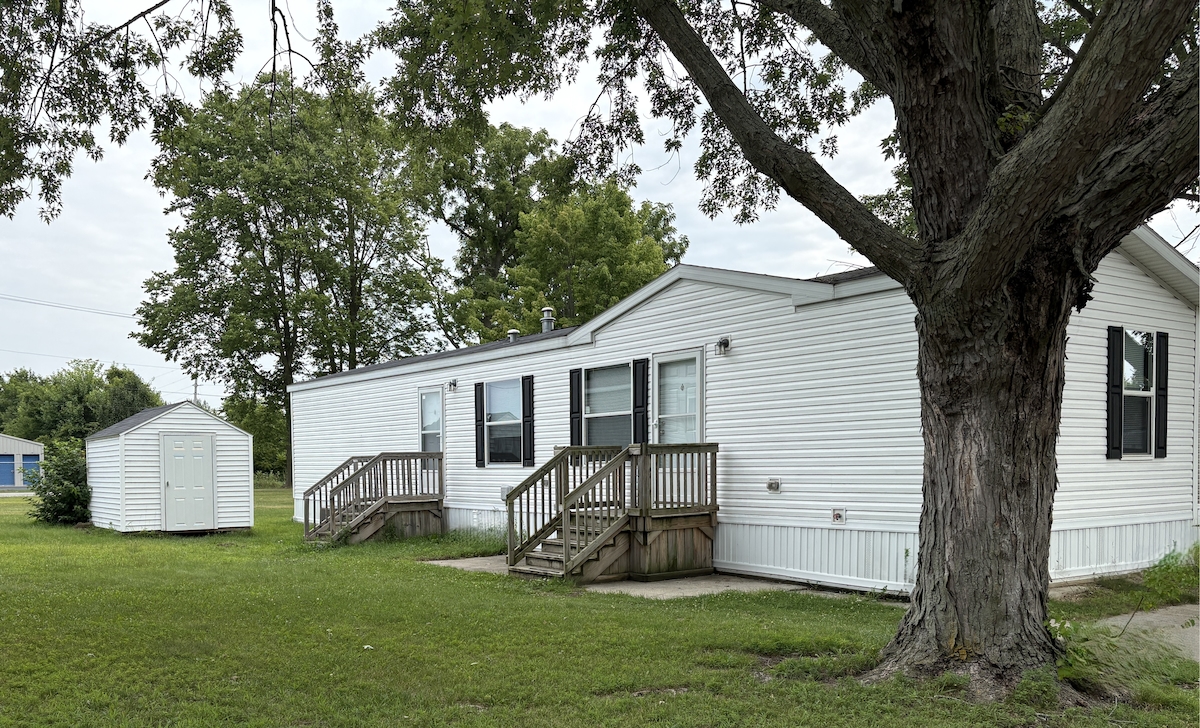 BRO Brookside Manor
