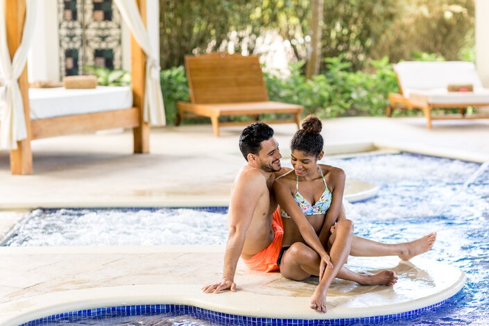 Honeymoon Resorts Offering Personalized Couple Services - Featured Image