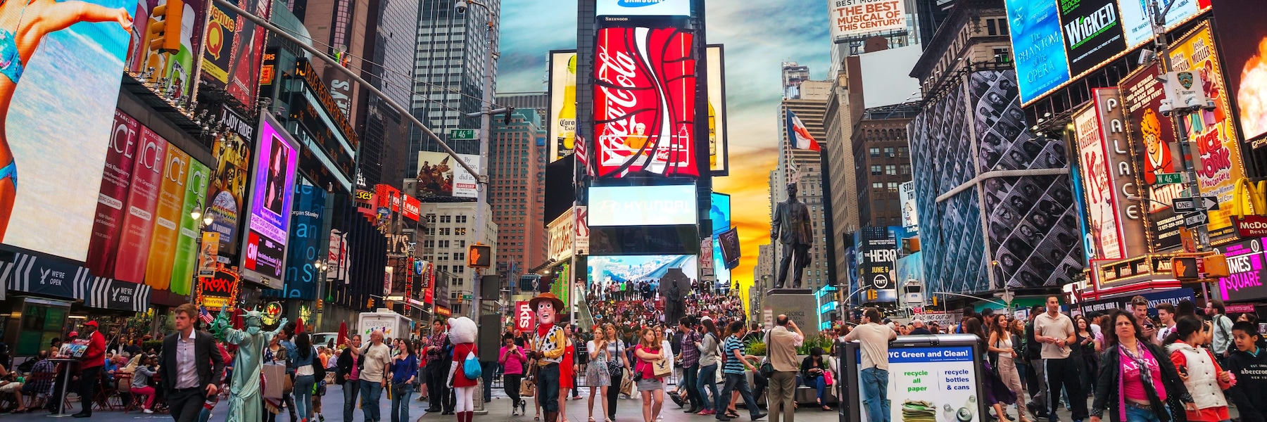 Explore Times Square In New York
