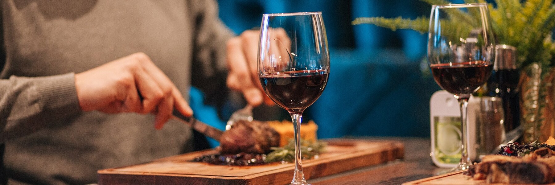 Drink & Dine at Inn at Taughannock Falls Hotels in Ithaca, New York