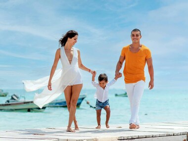 The Reef Resorts and Spa logo