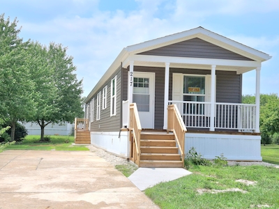 HIC Hickory Hills Village