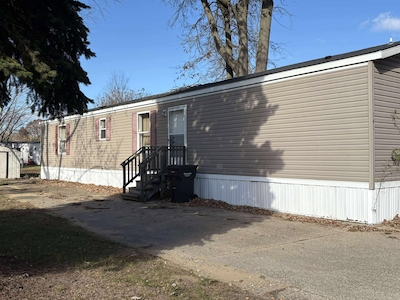 HWV Holiday West Village