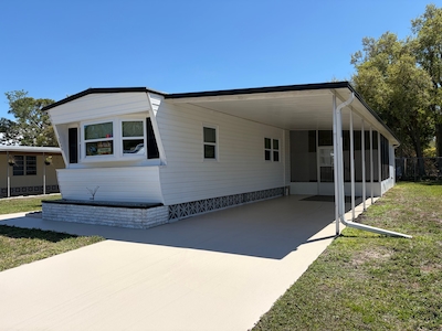SAR Saralake Estates