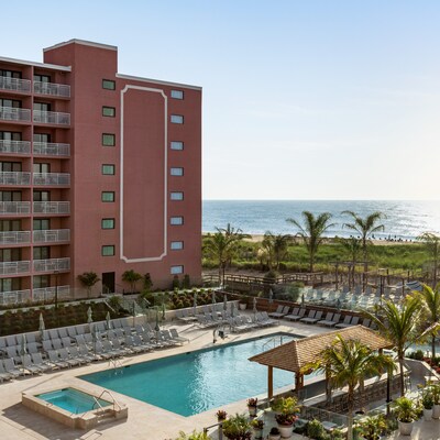 View gallery of Holiday Inn Oceanfront