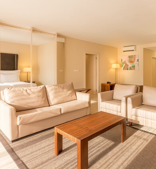 Enjoy Family holiday in the spacious apartment at Nau Salgados Palm Village