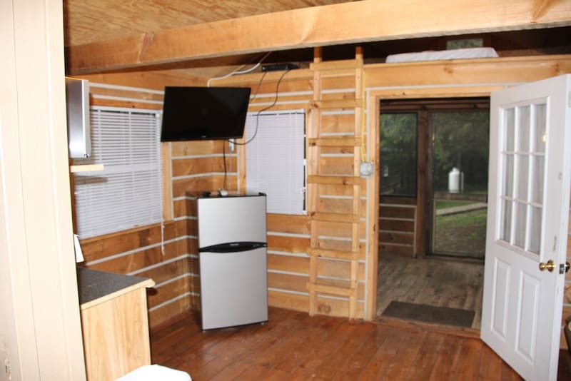Hoosier Hideaway Cabin-4