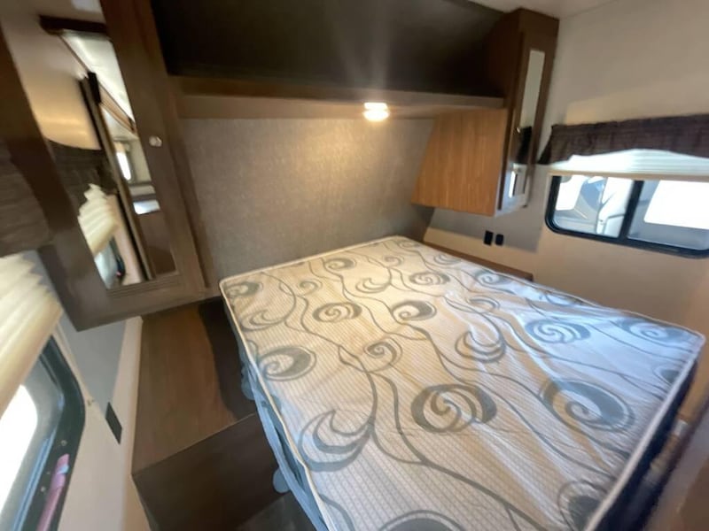 Ranger Smith RV Rental Six Person - Full-Service-11