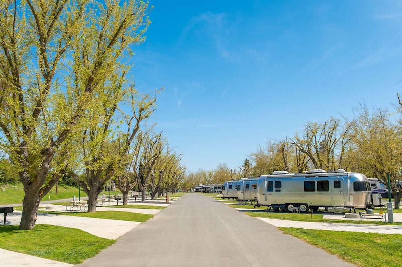 Red Carpet Pull-Thru RV Site-1