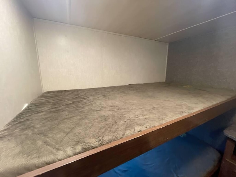 Ranger Smith RV Rental Six Person - Full-Service-13