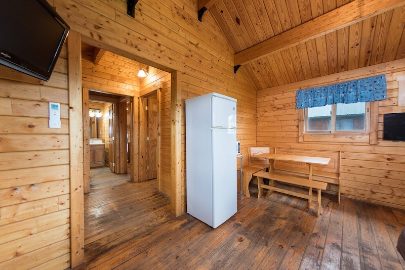Cindy Bear Cottage-2