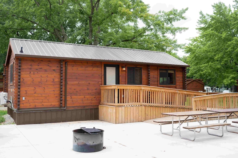 Barton Lake Bungalow-1
