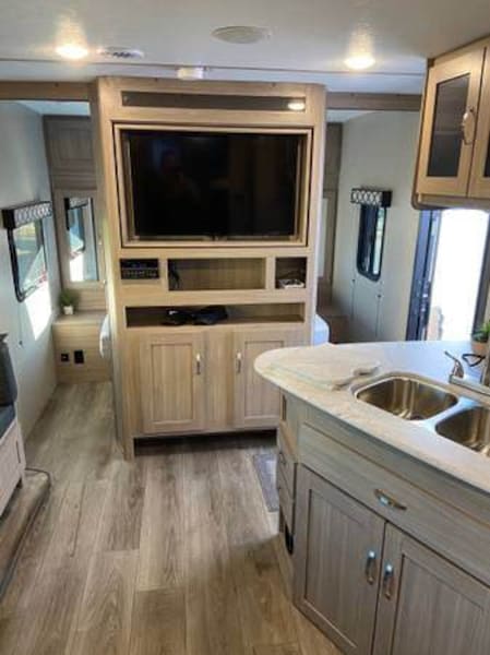 Full Service Travel Trailer-4