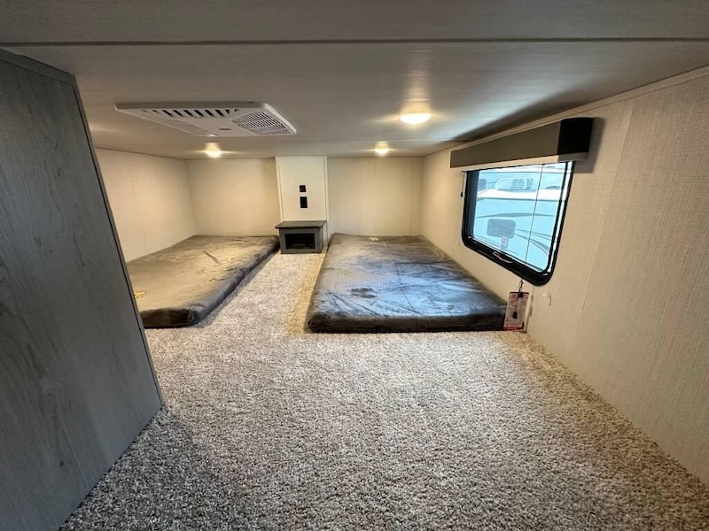 Ranger Smith PREMIUM RV Rental Six Person - Full-Service-12