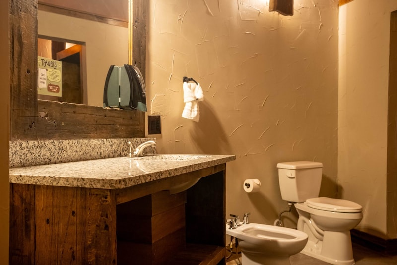 Cozy Couples Silo-12