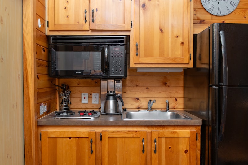 Yakky Doodle™ Cabin-3