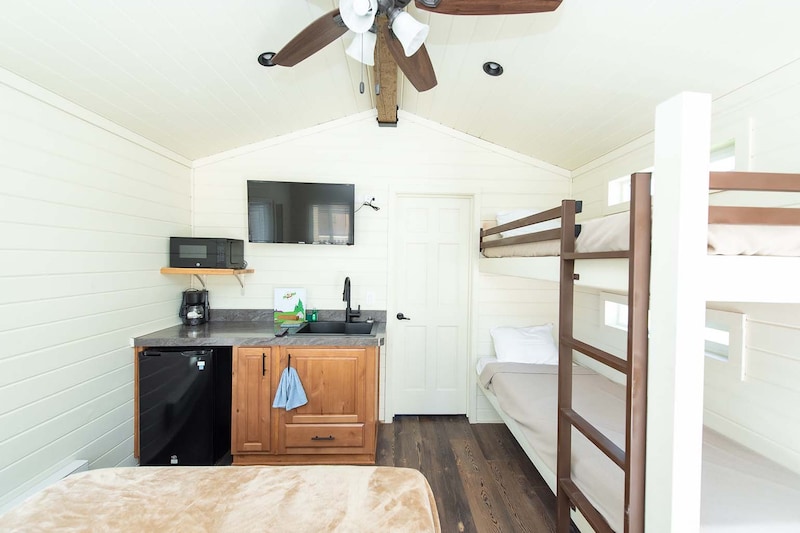 Cozy Cabin-2