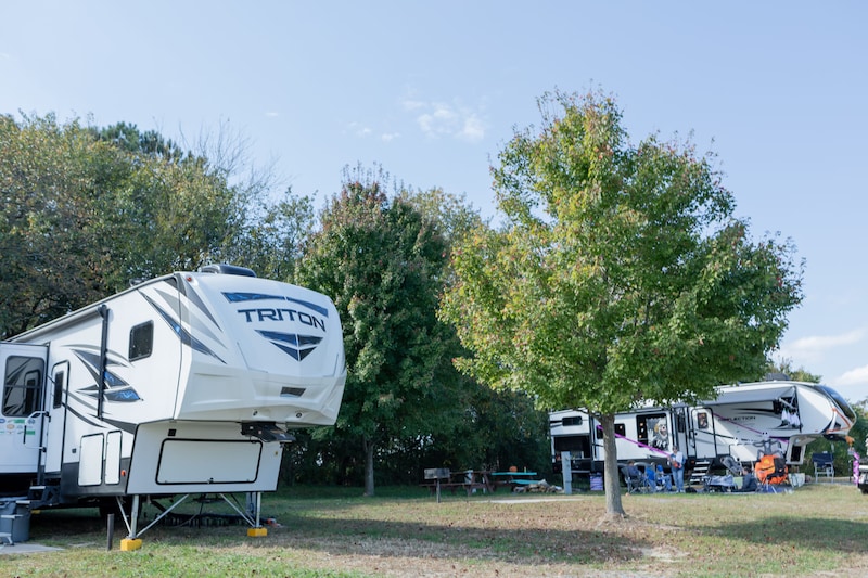 Perimeter Back-In FHU RV Site-5